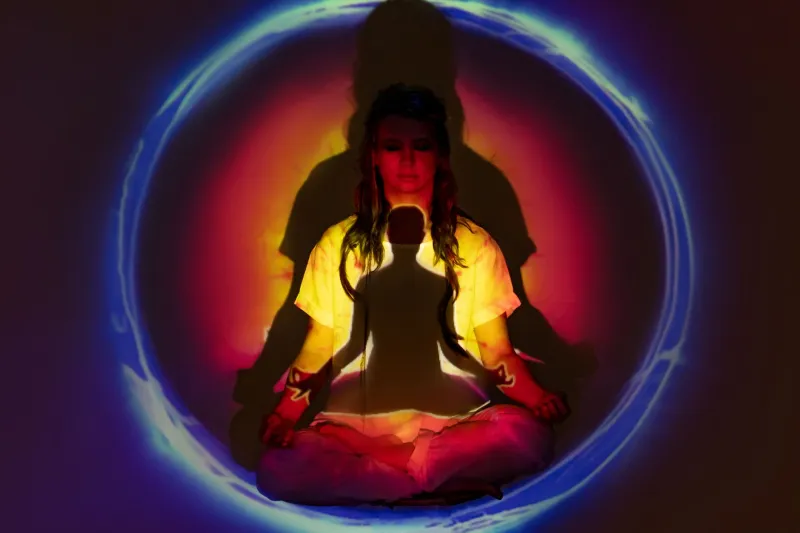 Percibir sin cuerpo: guía para desarrollar los sentidos en el plano astral